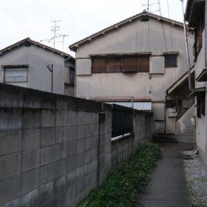 共有持分の私道に駐車しても大丈夫？法的な観点からルールをわかりやすく解説