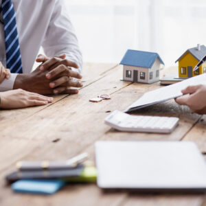 「相続放棄してほしい」と親族から言われたらどう対応すべき？