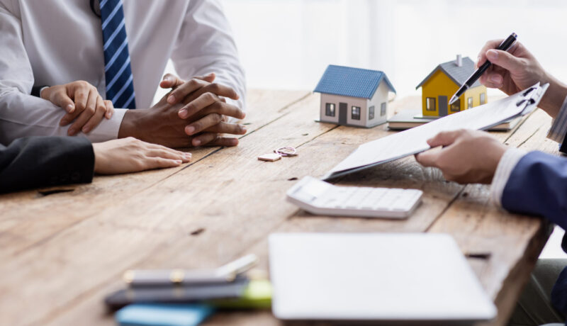 「相続放棄してほしい」と親族から言われたらどう対応すべき？のサムネイル画像